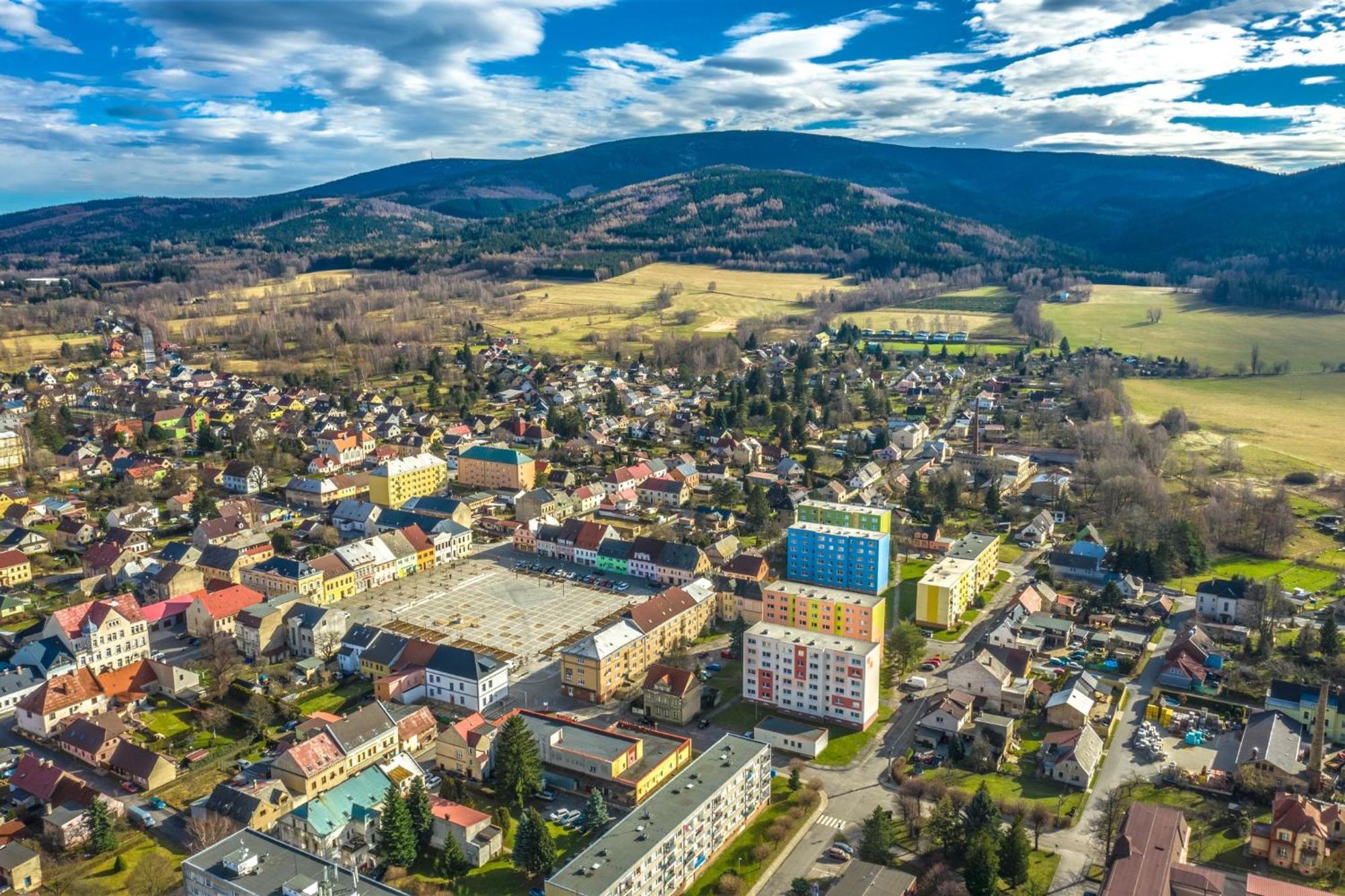 Ubytovani Na Namesti Nove Mesto pod Smrkem Zewnętrze zdjęcie